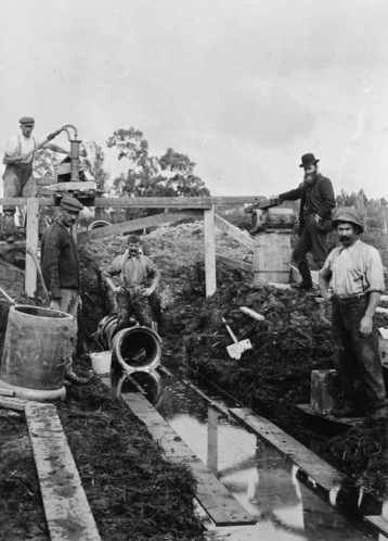 laying-sewer-pipes-1905.jpg?w=358